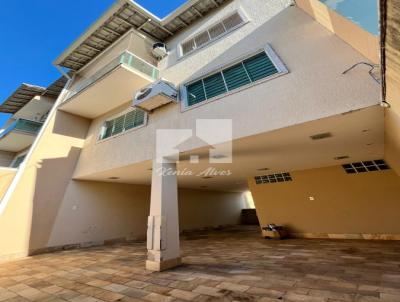 Casa para Venda, em Volta Redonda, bairro Jardim Am�lia, 3 dormit�rios, 4 banheiros, 1 su�te, 3 vagas
